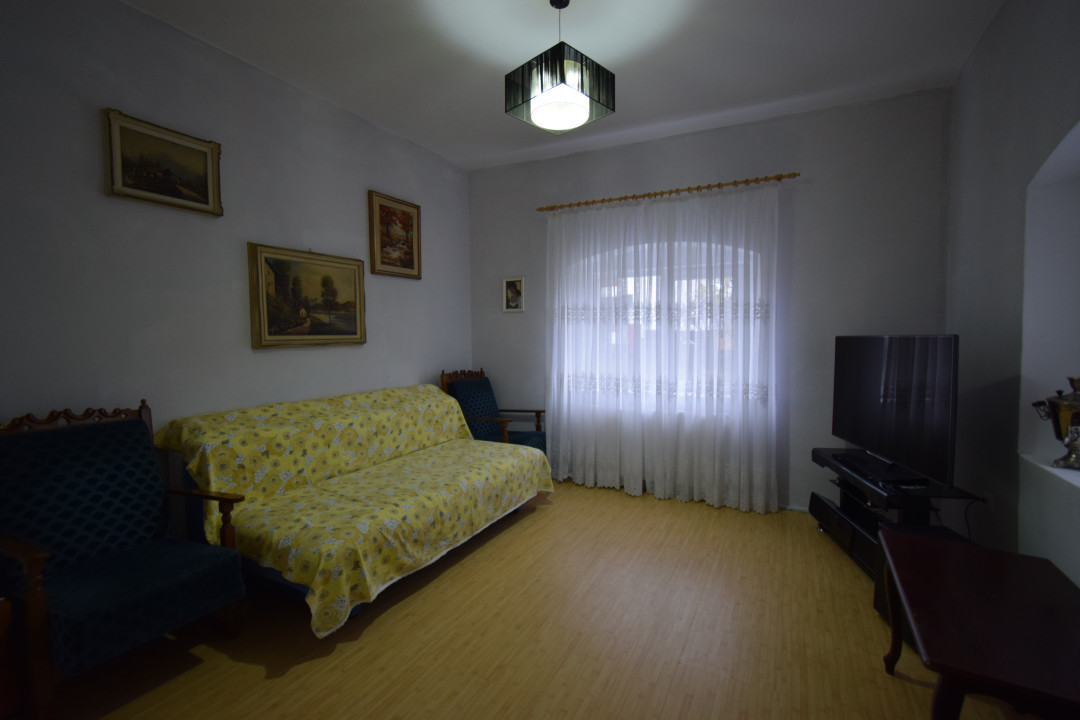 Casa Carcea, toate utilitatile, teren generos 830 mp 