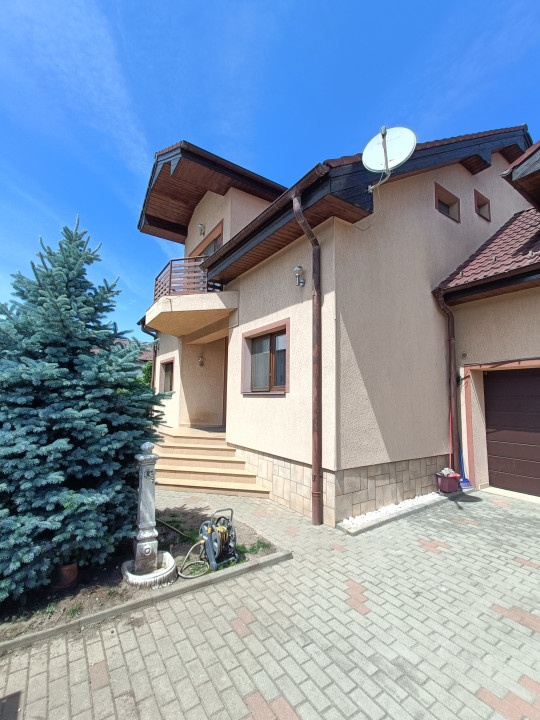 Casa cu spatii generoase si curte 500 mp Selimbar-SB