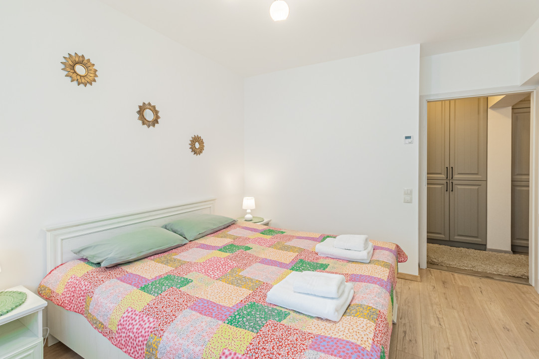 Apartament 2 Camere, Renovat, Decomandat, Et 2/ 6 – Răcădău