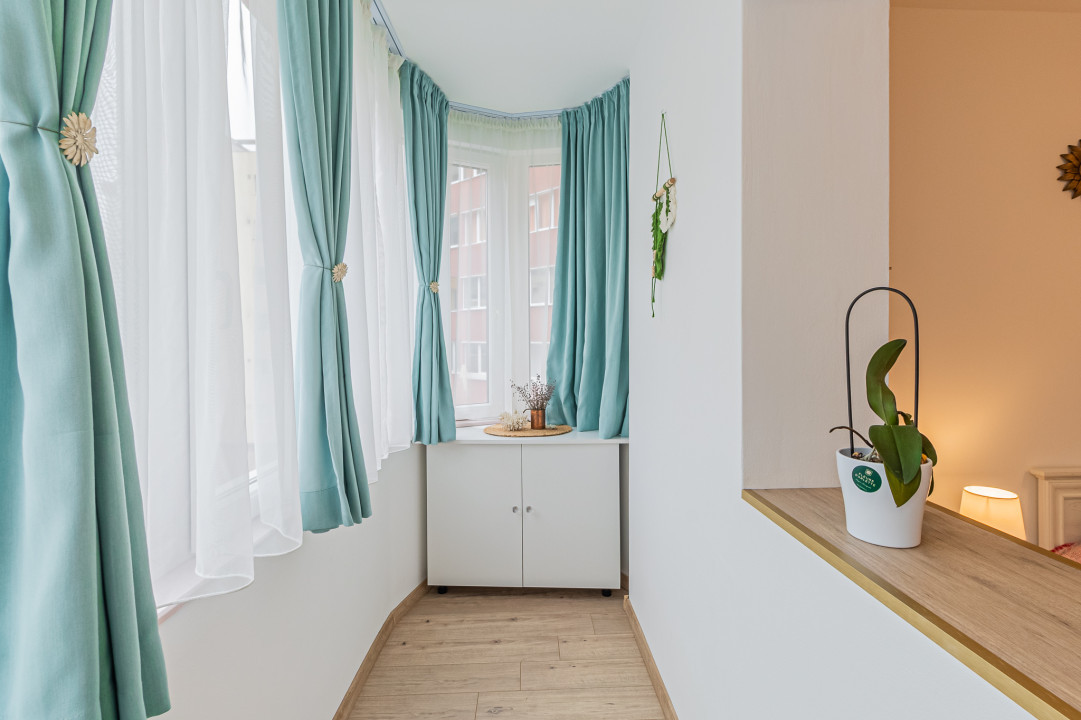 Apartament 2 Camere, Renovat, Decomandat, Et 2/ 6 – Răcădău