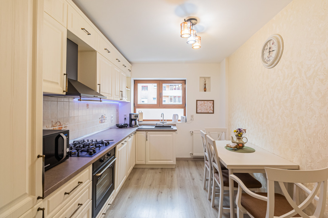 Apartament 2 Camere, Renovat, Decomandat, Et 2/ 6 – Răcădău