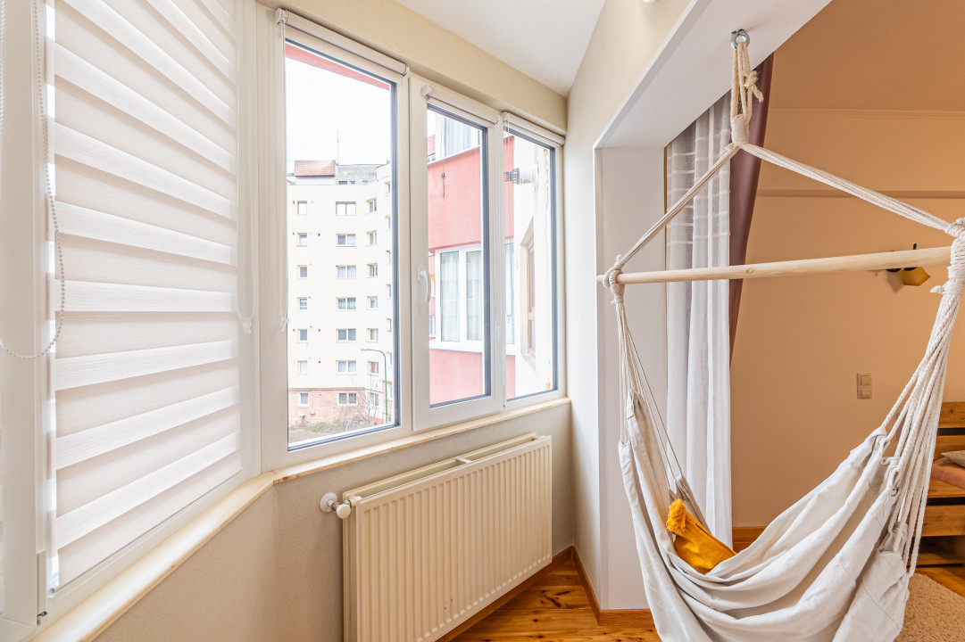 Apartament 2 Camere, Renovat, Decomandat, Et 2/ 6 – Răcădău