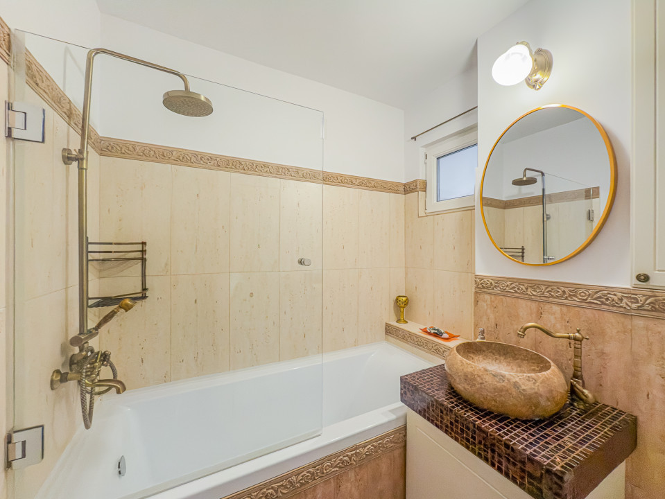 Apartament 2 Camere, Renovat, Decomandat, Et 2/ 6 – Răcădău