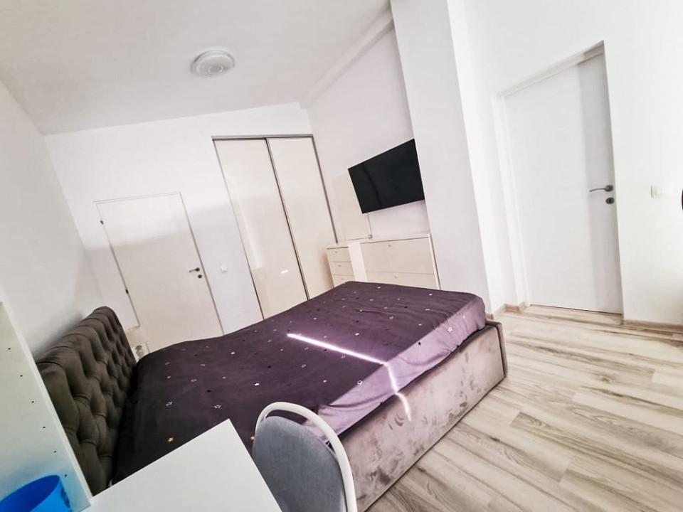 Apartament 3 camere  decomandat cu terasa 