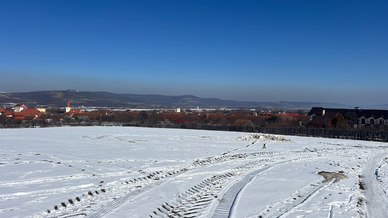Teren de vânzare în Orlat – 1.700 mp, priveliște superbă spre munți