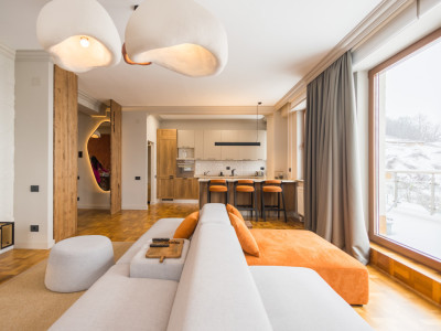 Apartament UNIC cu 4 camere pe Drumul Poienii 