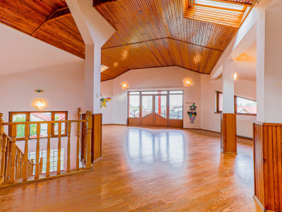 Vila / Spatiu comercial de vanzare, Brasov, Bunloc Sacele, COMISION 0%