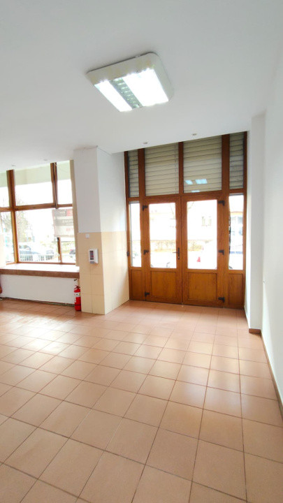 SPATIU COMERCIAL DE INCHIRIAT VALEA AURIE
