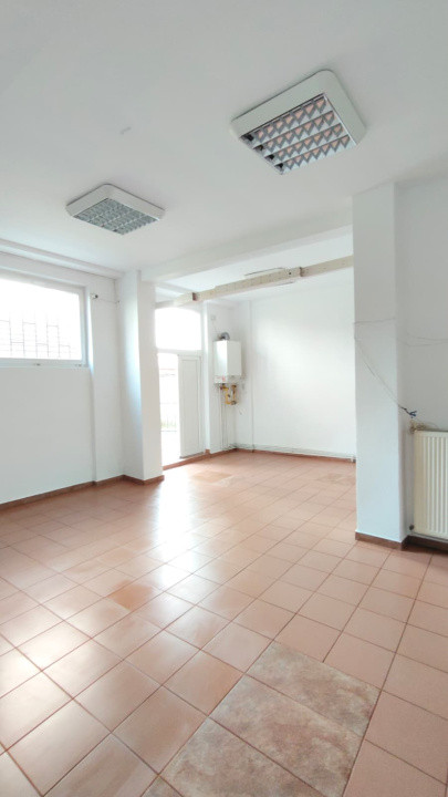 SPATIU COMERCIAL DE INCHIRIAT VALEA AURIE