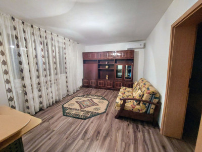 Apartament de Închiriat Rovine