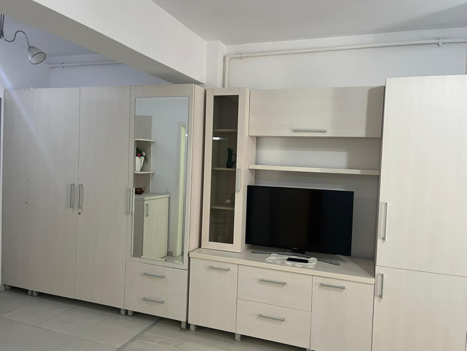 Studio cochet in Maurer Residence , zona Coresi