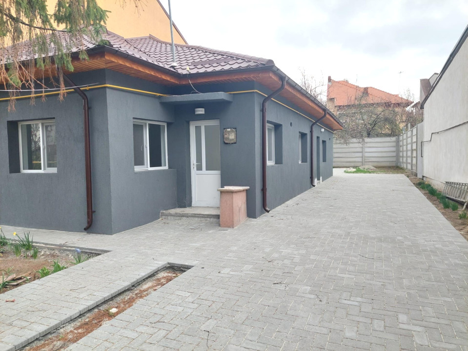 Casa spațioasă  de închiriat zona Centrala