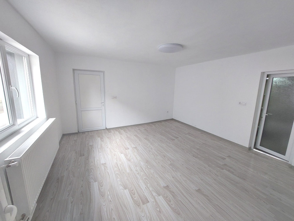 Casa spațioasă  de închiriat zona Centrala