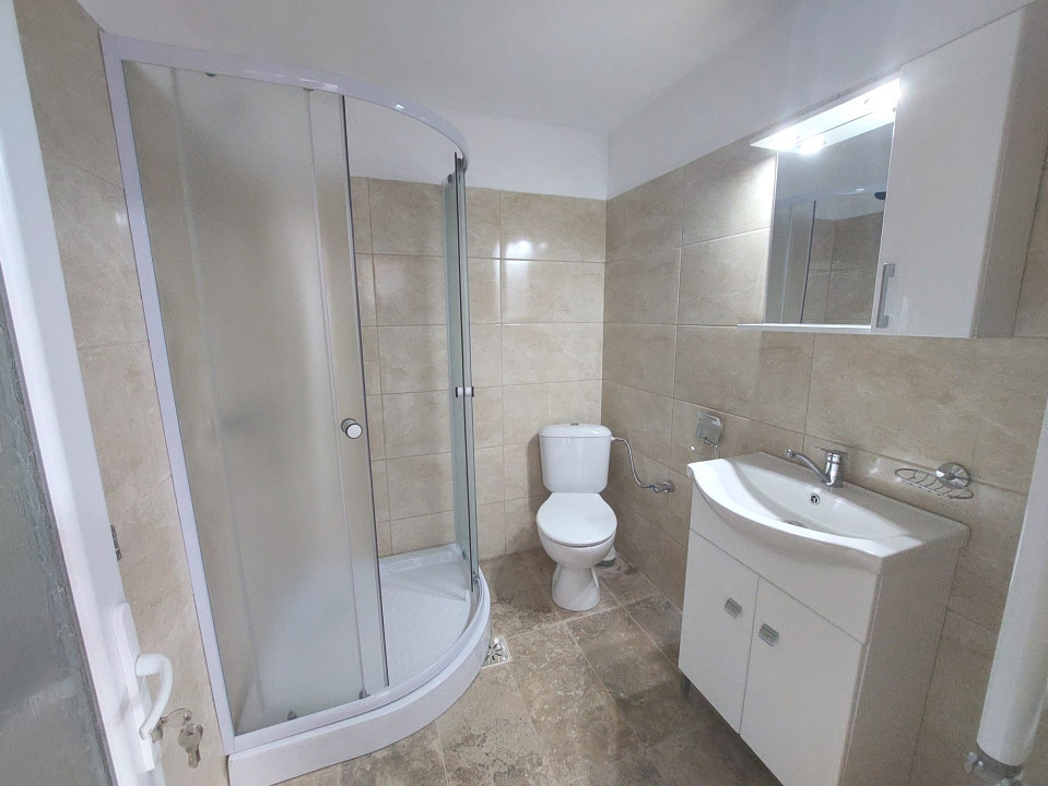 Casa spațioasă  de închiriat zona Centrala