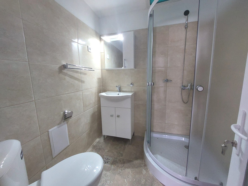 Casa spațioasă  de închiriat zona Centrala