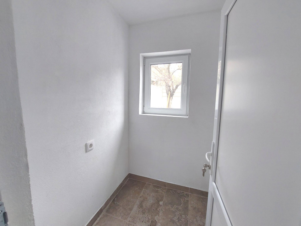 Casa spațioasă  de închiriat zona Centrala