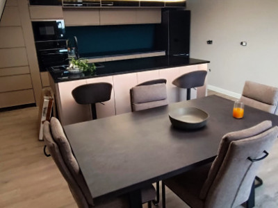 Penthouse smart cu priveliste panoramica spre lac si munti