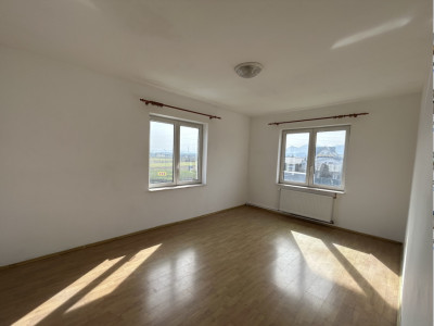 Clădire de birouri și hală în Brașov–540 mp hală+110 mp birouri,langa Ocolitoare