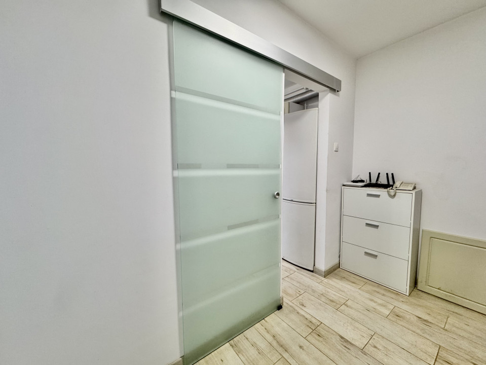 Apartament 2 camere de vânzare - zona Cedonia