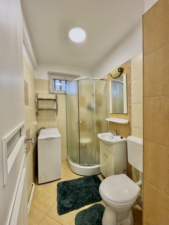 Apartament 2 camere de vânzare - zona Cedonia