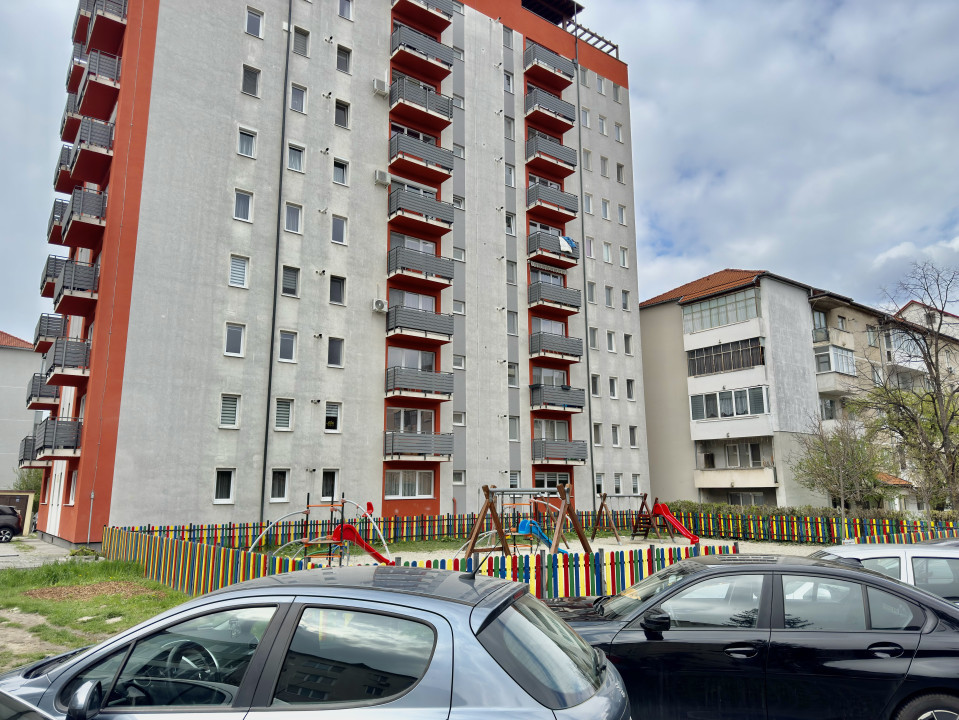 Apartament 2 camere de vânzare - zona Cedonia