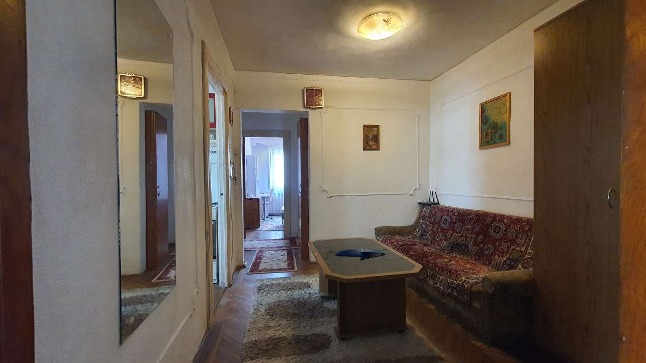 Apartament cu 3 dormitoare | etaj 5 lift | boxa/pivnita Str Iezer
