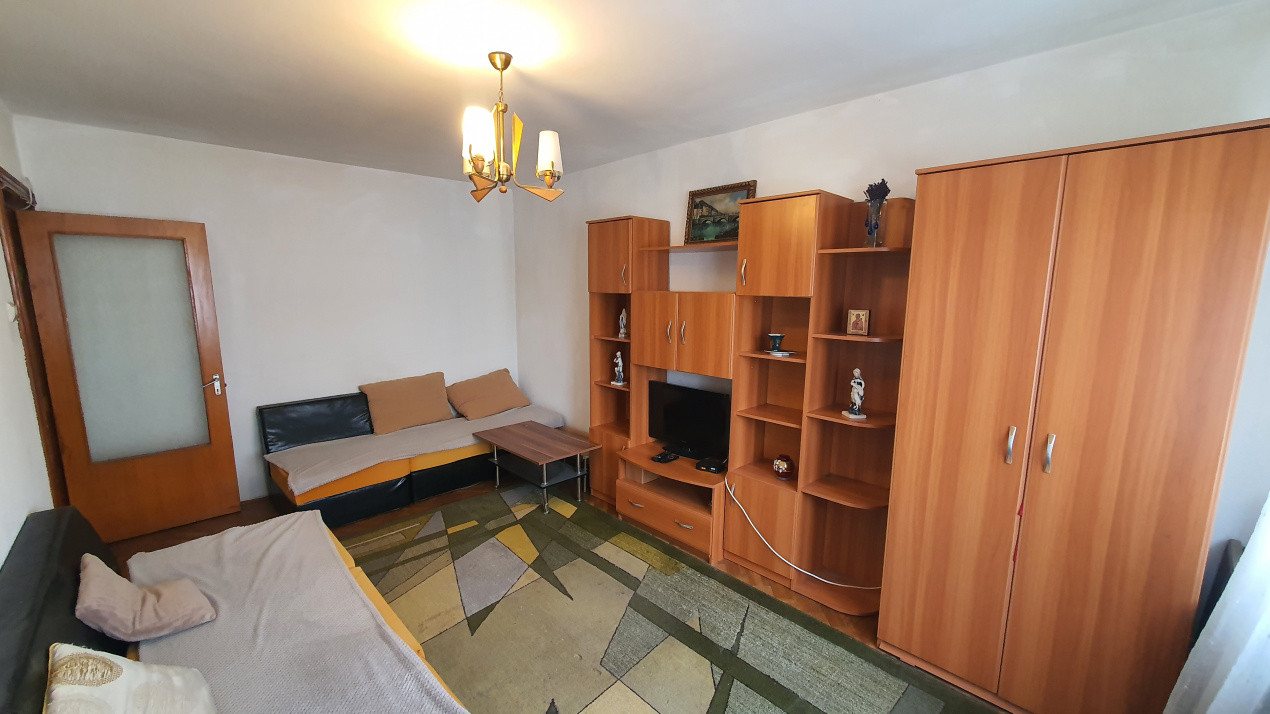Apartament cu 3 dormitoare | etaj 5 lift | boxa/pivnita Str Iezer