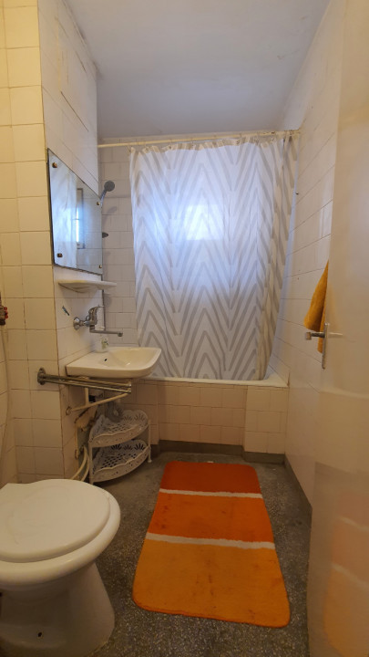 Apartament cu 3 dormitoare | etaj 5 lift | boxa/pivnita Str Iezer