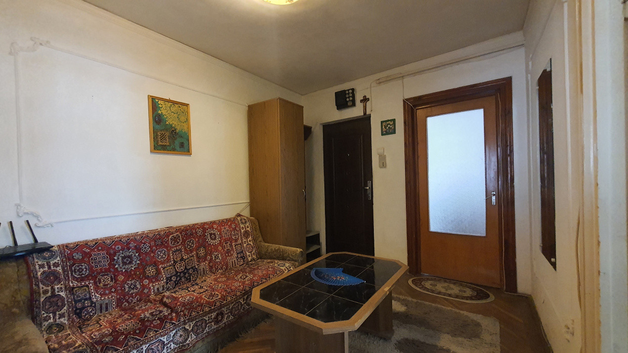 Apartament cu 3 dormitoare | etaj 5 lift | boxa/pivnita Str Iezer