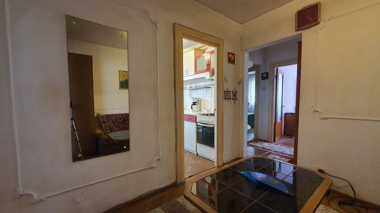 Apartament cu 3 dormitoare | etaj 5 lift | boxa/pivnita Str Iezer