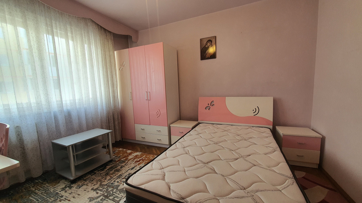 Apartament cu 3 dormitoare | etaj 5 lift | boxa/pivnita Str Iezer