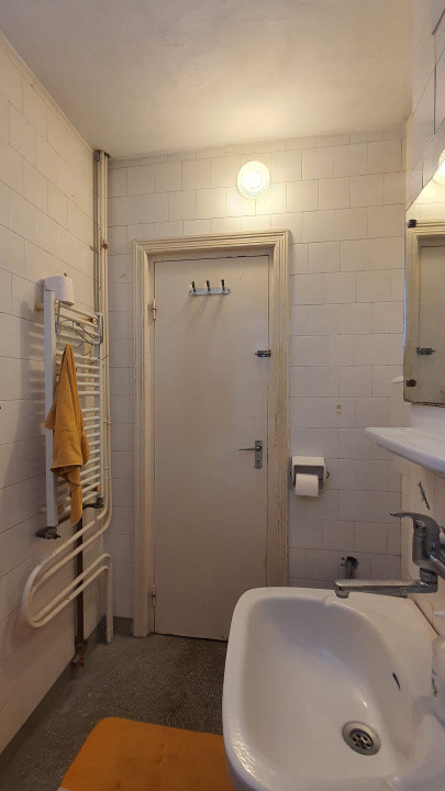 Apartament cu 3 dormitoare | etaj 5 lift | boxa/pivnita Str Iezer