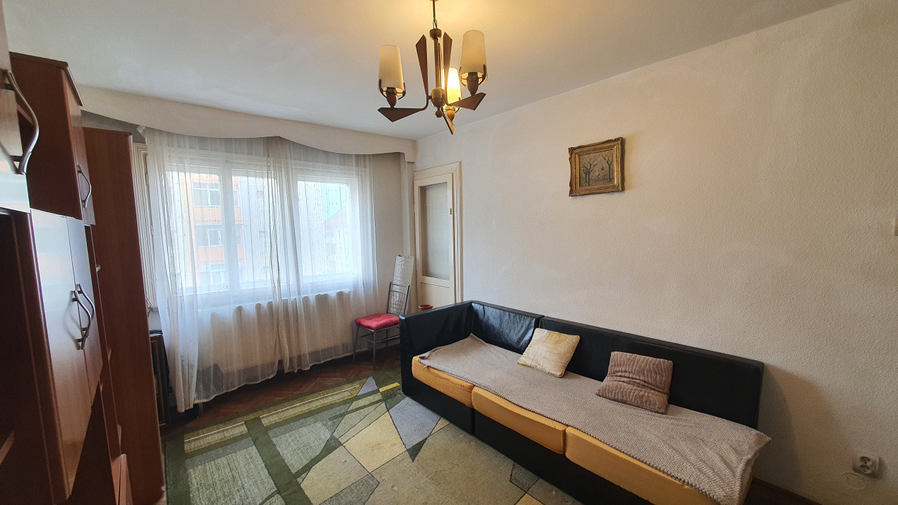 Apartament cu 3 dormitoare | etaj 5 lift | boxa/pivnita Str Iezer