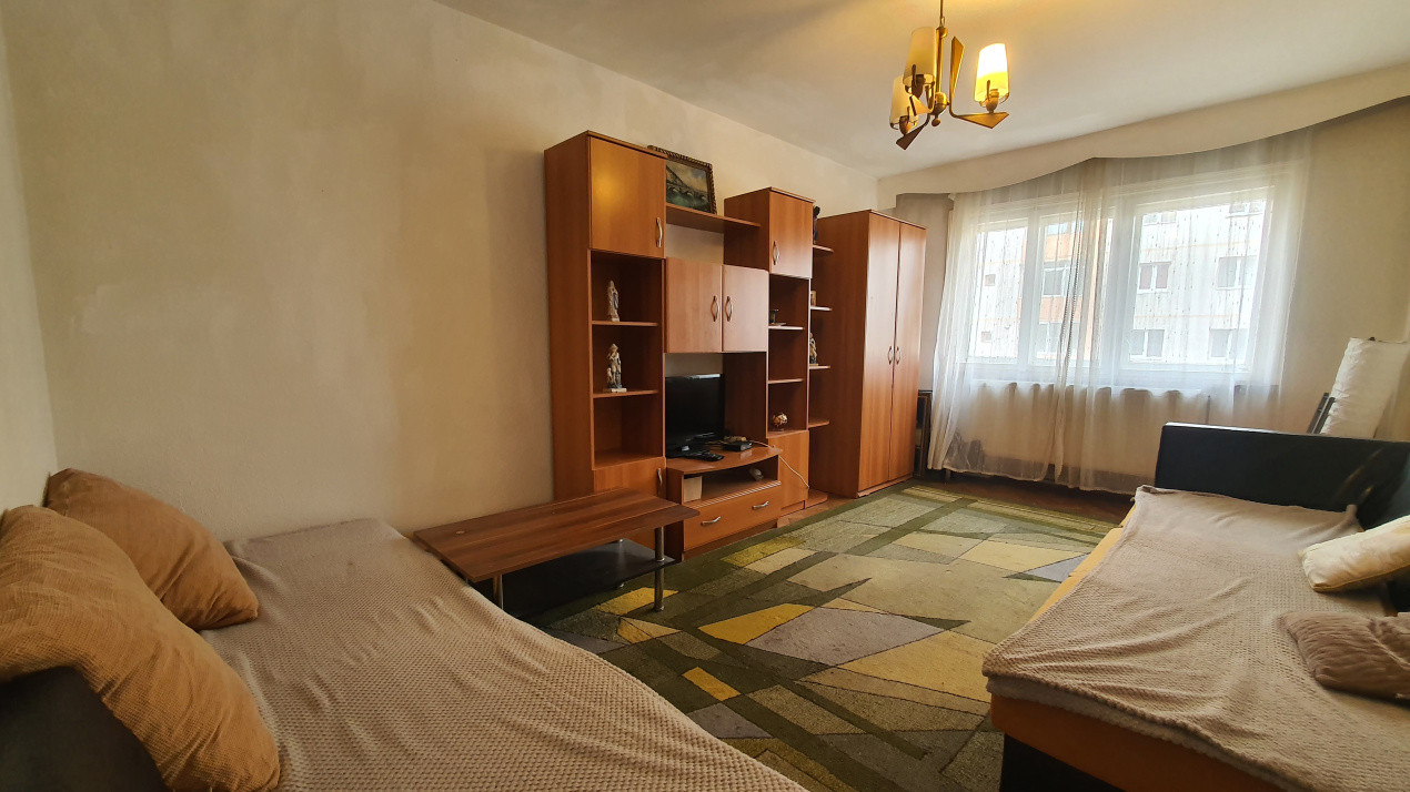 Apartament cu 3 dormitoare | etaj 5 lift | boxa/pivnita Str Iezer