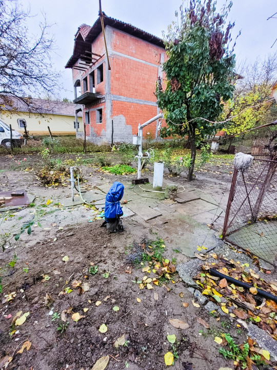 Casa in Podari - 129 mp utili + Teren 2136 mp 