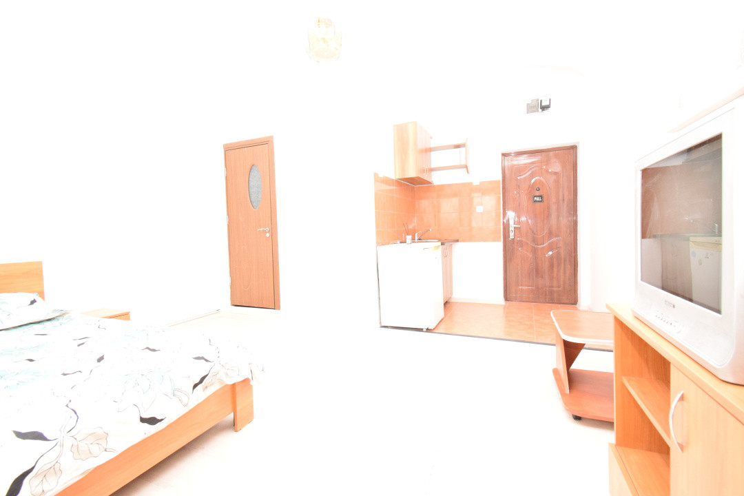 Garsoniere de inchiriat  1 Mai - Catargiu- 150 euro si 200 euro/luna