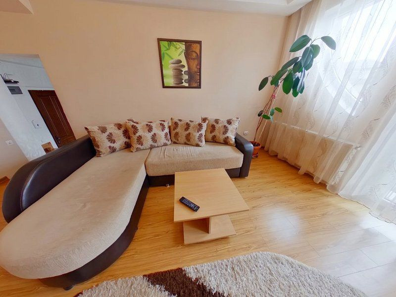Apartament cochet in vila cu parcare privata.