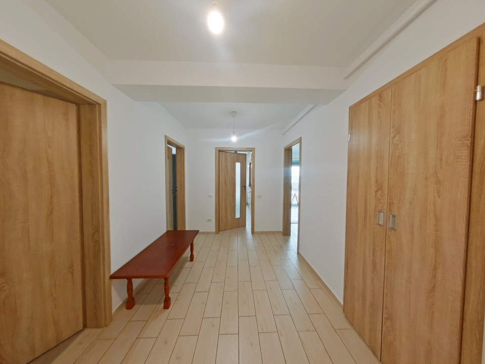 Apartament modern de inchiriat cu boxa, Urban Tractorul, Brasov COMISION 0%