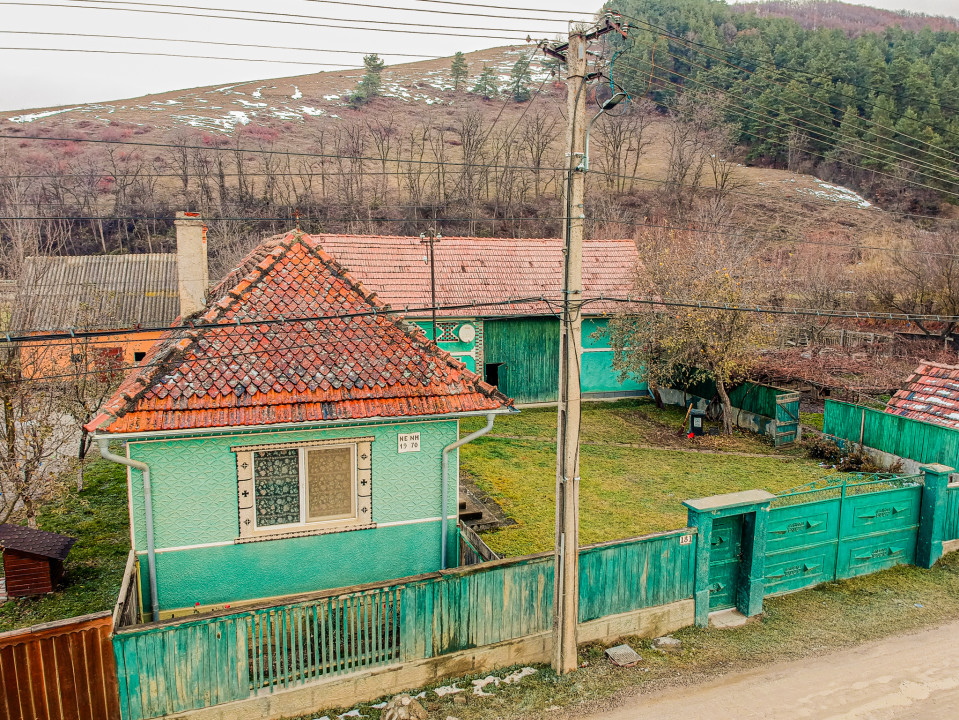 Casa deosebita, cadru de poveste, Teren 2457 mp - Dobarlau