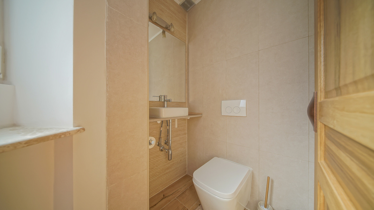 Apartament 3 camere, complet renovat, mobilat și utilat -zona Dealul Cetății