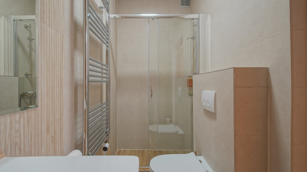 Apartament 3 camere, complet renovat, mobilat și utilat -zona Dealul Cetății