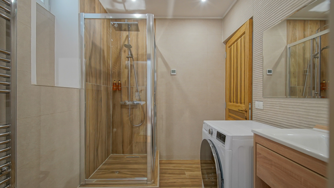 Apartament 3 camere, complet renovat, mobilat și utilat -zona Dealul Cetății
