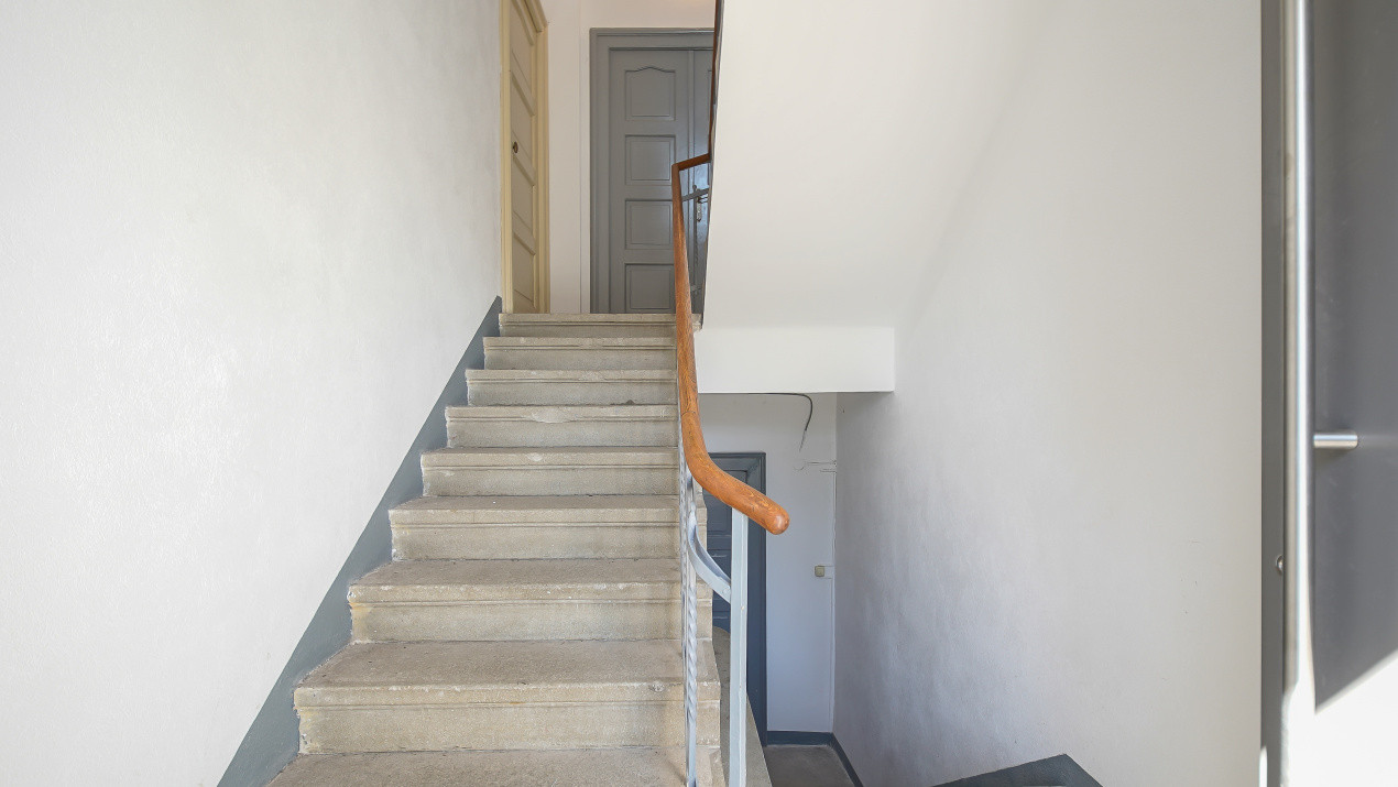 Apartament 3 camere, complet renovat, mobilat și utilat -zona Dealul Cetății
