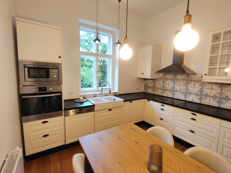 Apartament  modern de inchiriat la casa