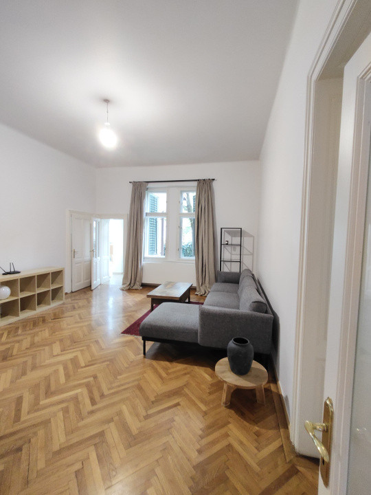 Apartament  modern de inchiriat la casa