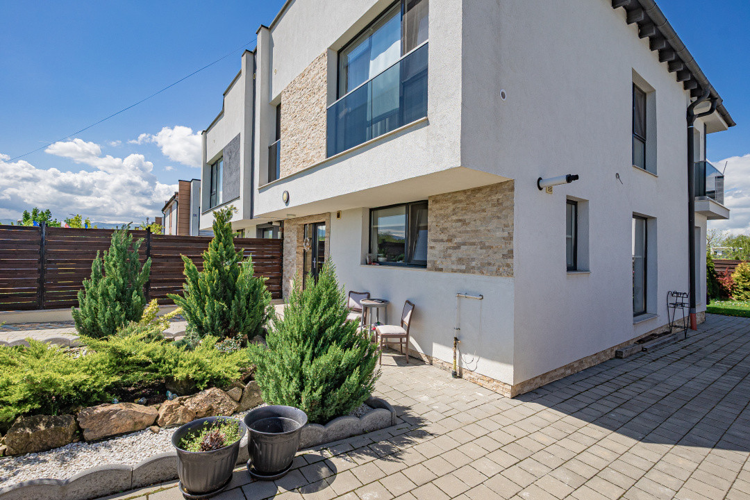 Casă tip duplex de vânzare în Turnișor, Sibiu – priveliște superbă și liniște!