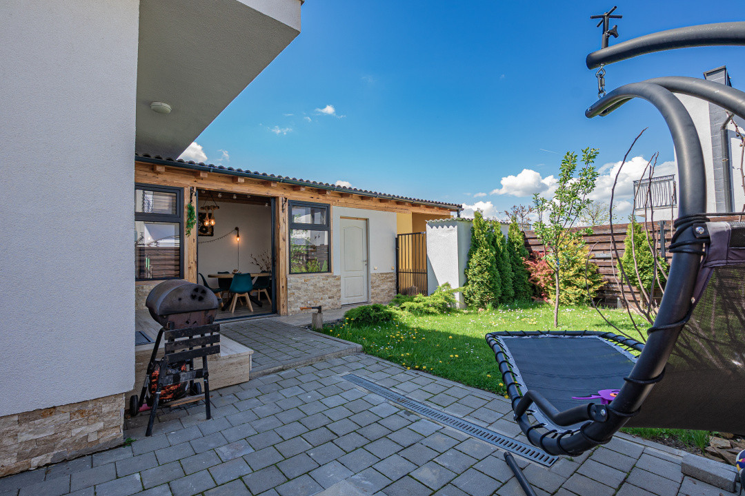 Casă tip duplex de vânzare în Turnișor, Sibiu – priveliște superbă și liniște!