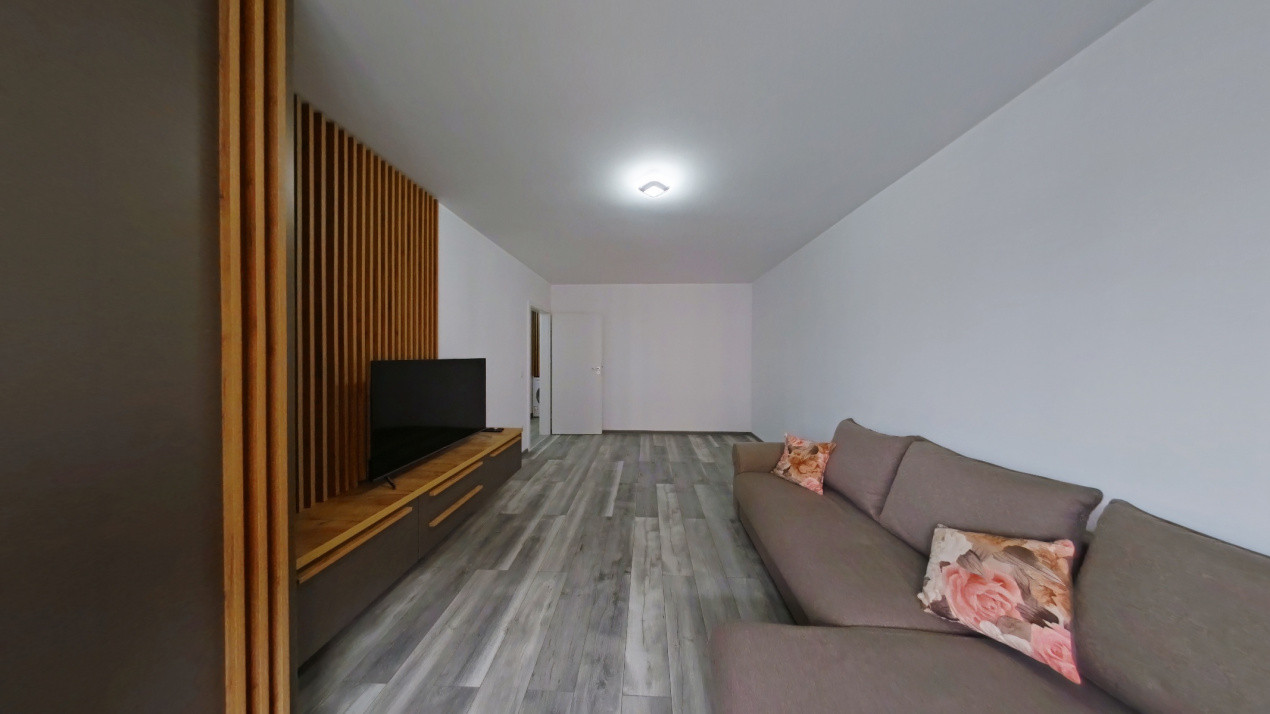 Apartament 2 camere, decomandat,  loc parcare - Tractorul 