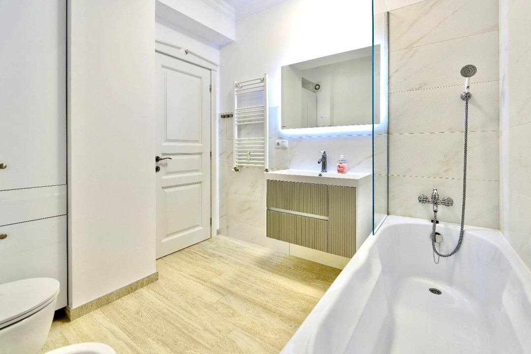 Apartament 3 camere, prima inchiriere - zona Promenada Mall