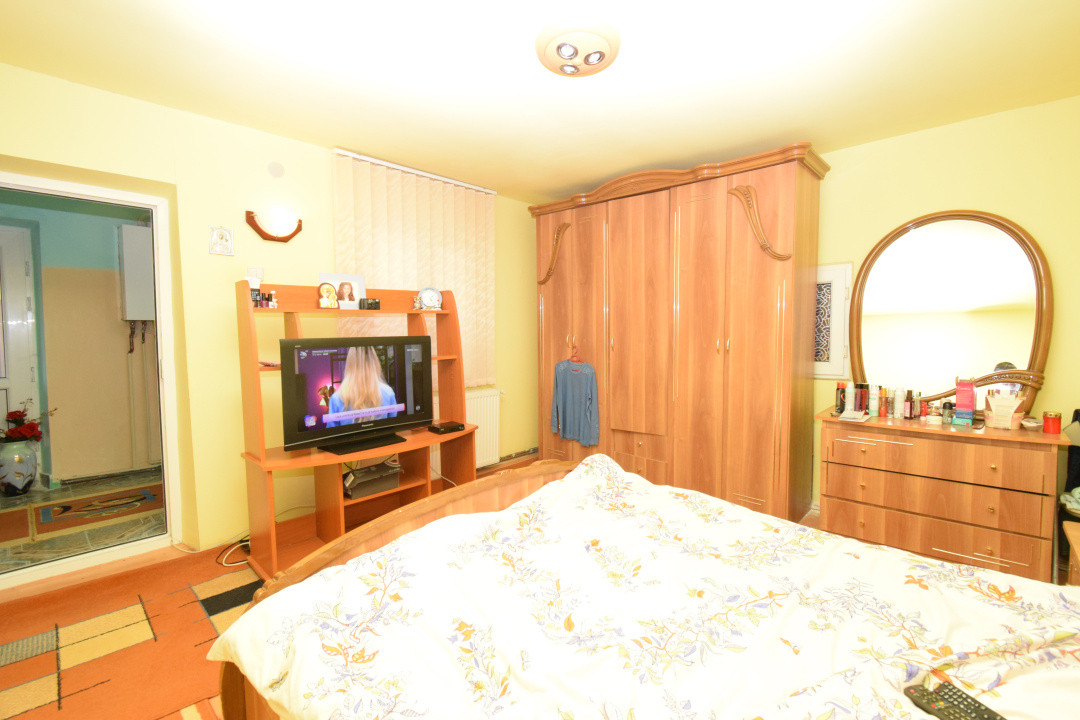 Casa Carcea si anexa,  teren 1077 mp toate utilitatile